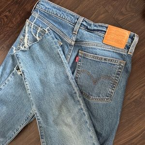 Wedgie Straight Leg Levi Jeans